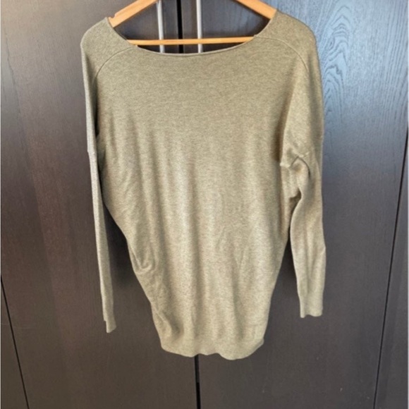 Olive Windsor Sweater - S - Picture 3 of 3
